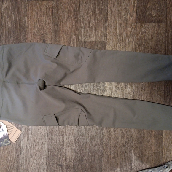 Avalanche Olive Green Leggings Size S New - Picture 4 of 4